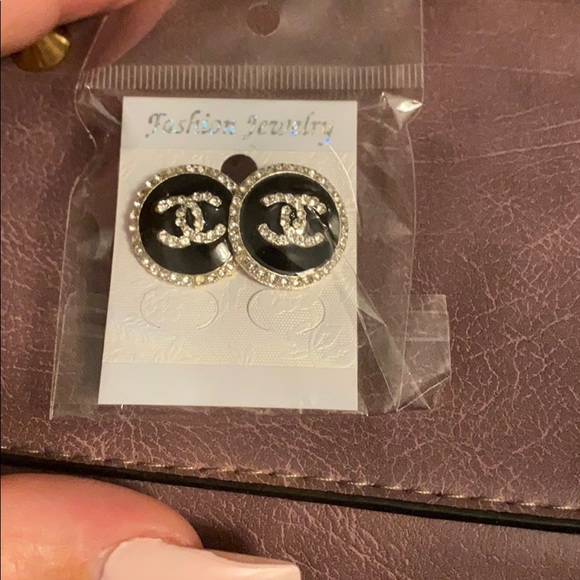 Earrings - Picture 2 of 5